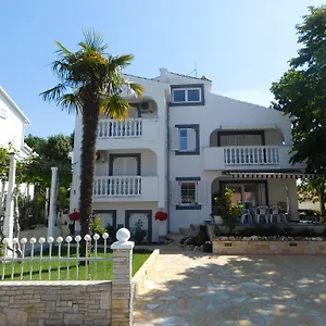 https://apartments-lucija-pula.in-istria.net